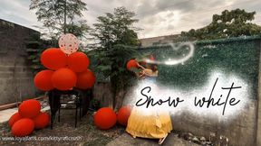 Custom Snow White’s Scarlet Balloon Bite
