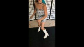 Momo's Gogo Boots Ballbusting Re-Upload