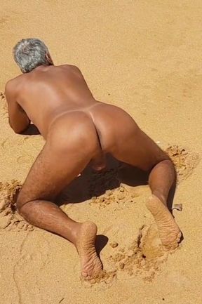 Ladysilva on the beach wanting to fuck her hot ass