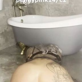 OnlyFans Leaked - Hot Tattooed British Milf cums hard to her dildo machine