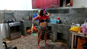 mi vecina es una zorra mostrando todo estando ahi yo