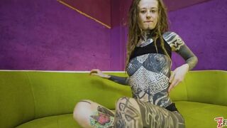 Ceci Milkymouzz wants to stuff her delicious pussy