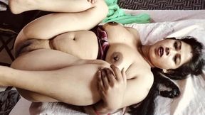 My  stepbrother realizes that I masturbate next to her and I can't believe her
