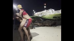 ontrei um gostoso na praia e meti rola nele ali mesmo