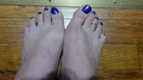 Toe Wiggling with Toe Ring and Purple Toenails MP4 1080 Silent clip