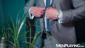 Muscular Bruce Beckham relentlessly bareback with Mark Vallant