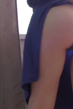 Juicy Ass and Elastic Pussy Spinning in Front of the Camera Shows All Holes