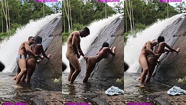 Sexo gostoso na beira da cachoeira Dana Bueno foi a cachoeira com o Lutador de MMA Allan Guerra Gomes