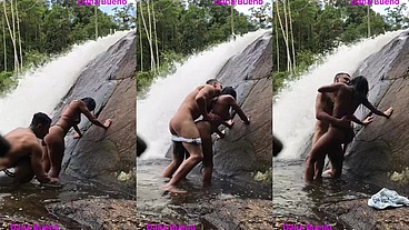 Sexo gostoso na beira da cachoeira Dana Bueno foi a cachoeira com o Lutador de MMA Allan Guerra Gomes