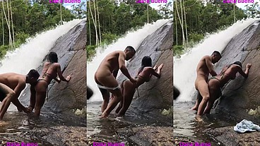 Sexo gostoso na beira da cachoeira Dana Bueno foi a cachoeira com o Lutador de MMA Allan Guerra Gomes