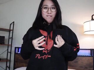 Your Hawt Oriental Girlfriend Tofu Wishes U to Warm Her Up