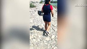 mujer desconocida es pillada en el campo por un joven pervertido, ella me dejo cogerla dentro del coche por un viaje gratis de retorno a casa