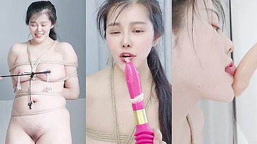 享受快乐的惩罚-- BDSM/粗糙麻绳/捆绑假阳具深喉/扣乳器/铃铛乳夹/分穴器/阴唇夹/Ｍ字紧缚/女性射液/舔自己高潮液