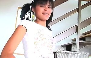 Cute Carla amateur teen sucks cock