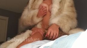 Eating Babygirls teen pussy in a fur coat