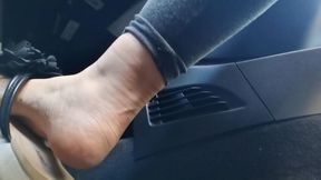 Dangerous driving in flip flops avi