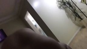 Comendo a vadia e o corno tomando banho