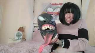 the alien is back! and does not want to leave my tummy