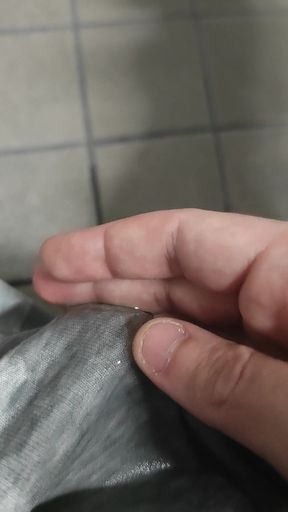 Got so Exited Peeing My Self That My Legs Started to Shake