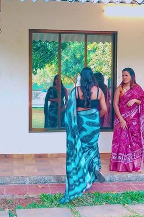 Indian Old Age Sasur Seduces Her Sexy Bahu in the House