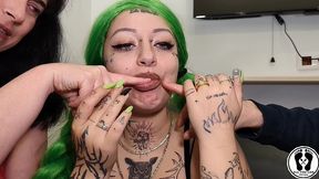 biting finger therapy with sensual result