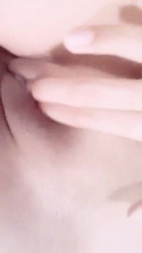 A virgin girl masturbate