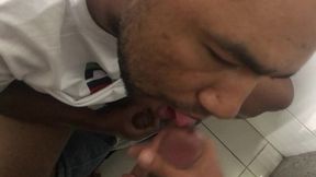 0111 in the supermarket bathroom, relieve stress