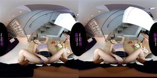 VirtualRealTrans com Late at work