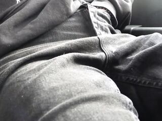 teen jerks off quick and fast in car