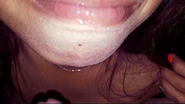 Mis putitas me chupan mi peque&ntilde_a verga y le encanta mamar y la leche