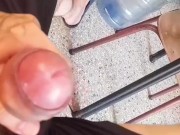 Lo que esconde , un short, una verga, gruesa y cabezona