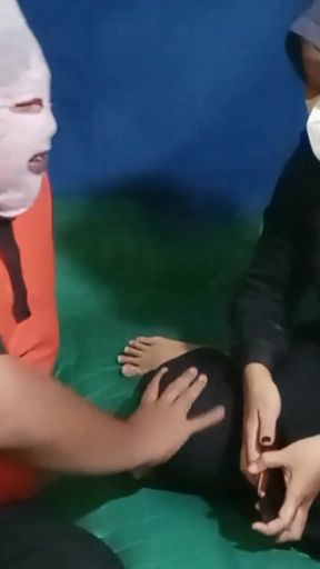 Dick blowjob by female security guard   Clip 1