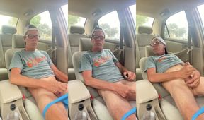 guy parked next to me watched me jack off in my car with the door open
