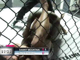Isis Love Gets Banged In A Real MMA Cage And That babe Looks Sexy As Screw!