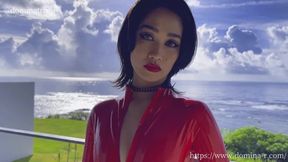 Japanese Domina R in latex under the sky