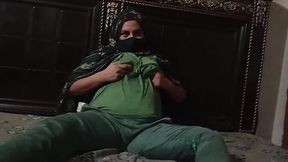 Hot Pakistani Bhabhi Gets Viral