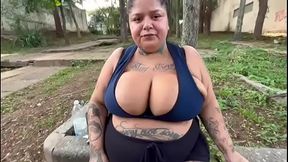 Bbw Safada fumando ao ar livre - Mary Jhuana