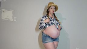 Pregnant Cowgirl Does Her FlaredDildo
