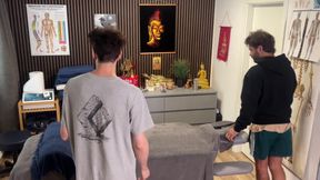 Hot Straight Guy Gets Handjob From Masseur