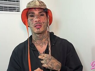 The cuckold fell so I went to the building's stairs with the neighbor with the big dick.