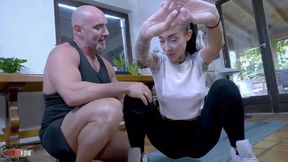 Busty MILF gets a wet blowjob in sheer leggings at the gym