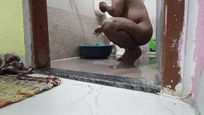 Guys, you like my naked bath.