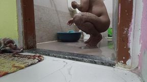 Guys, you like my naked bath.