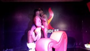putaria com o marido e um paraguaio na hothouse