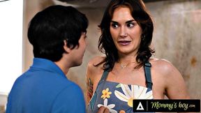 MOMMY'S BOY - Guy Bangs His Horny Nudist Stepmom Siri Dahl's Tight Asshole