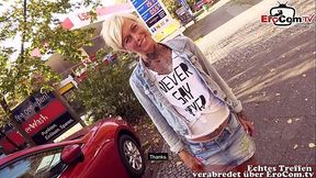 Blonde kurze haare tattoo Milf hat EroCom Date &ouml_ffentlich und wird abgeschleppt zum Date