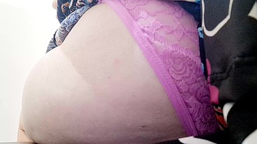 A Vulnerable Reflection in the Fitting Room Mirror: Nicoletta Confronting Her Insecurities and Reclaiming Her Body Confidence Amidst the Pressure of Modern Beauty Standards