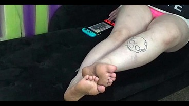 Gamer Girl Teases You With Her Feet barefoot cum encouragement - Kyra Hellfire