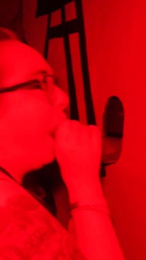Savanna Smashes the Glory Hole Record in Jaw-dropping Contest