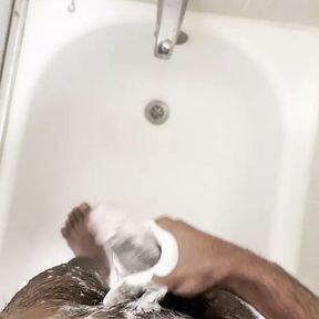 solo guy masturbating in bathroom part 1